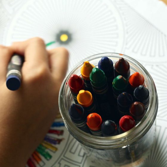 6 cursuri care stimulează creativitatea copilului tău